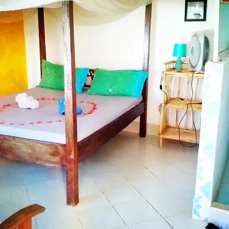 Diani Hostel Diani Beach Exterior photo